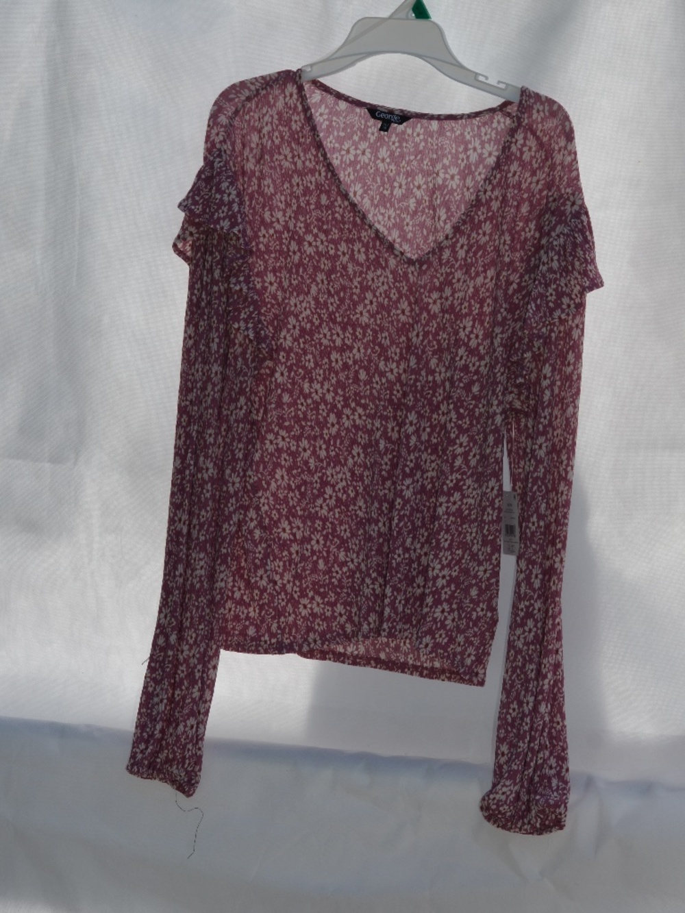 Light and Airy Printed Rose/White Long sleeve top NWT SZ XL